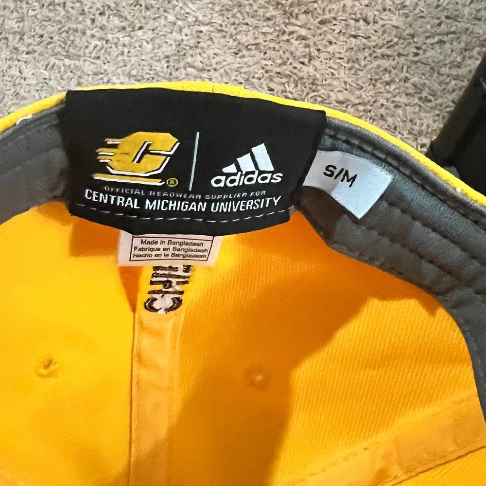 Central Michigan Chippewas Adidas‎ Hat Cap Fitted Baseball S/M Yellow